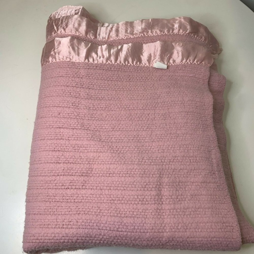 vintage acrylic waffle weave nylon satin trim blan